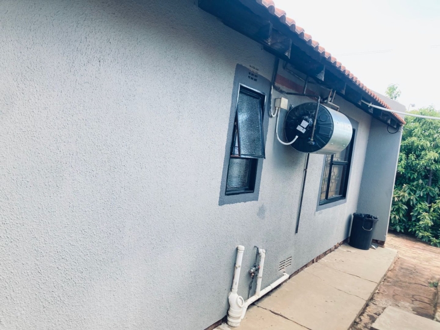 2 Bedroom Property for Sale in Mabopane Unit X North West